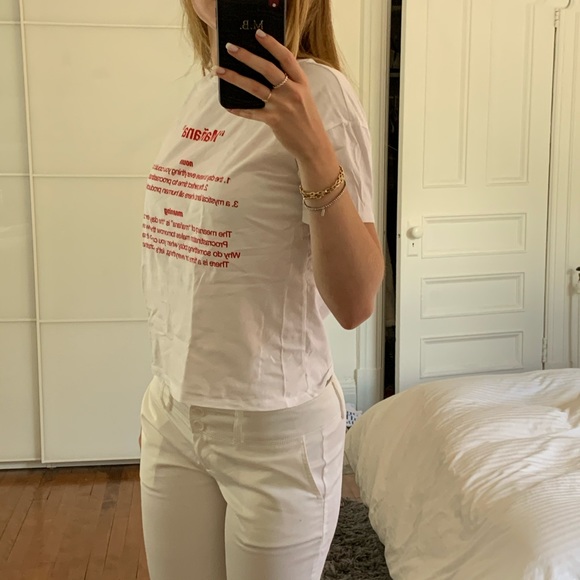 White shirt with red quote - Picture 4 of 4